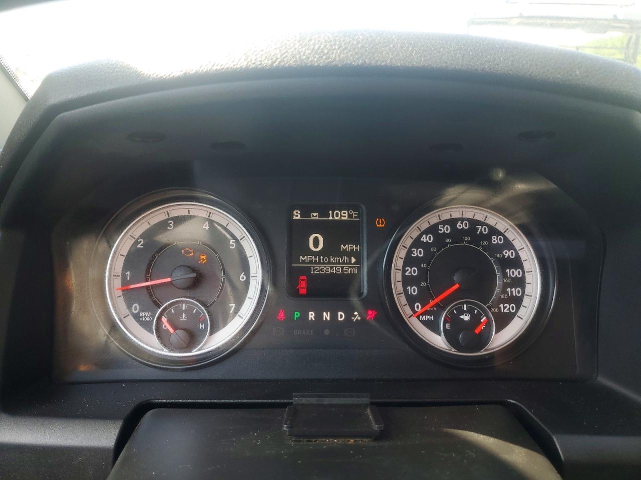 2022 RAM 1500 CLASSIC TRADESMAN photo 17