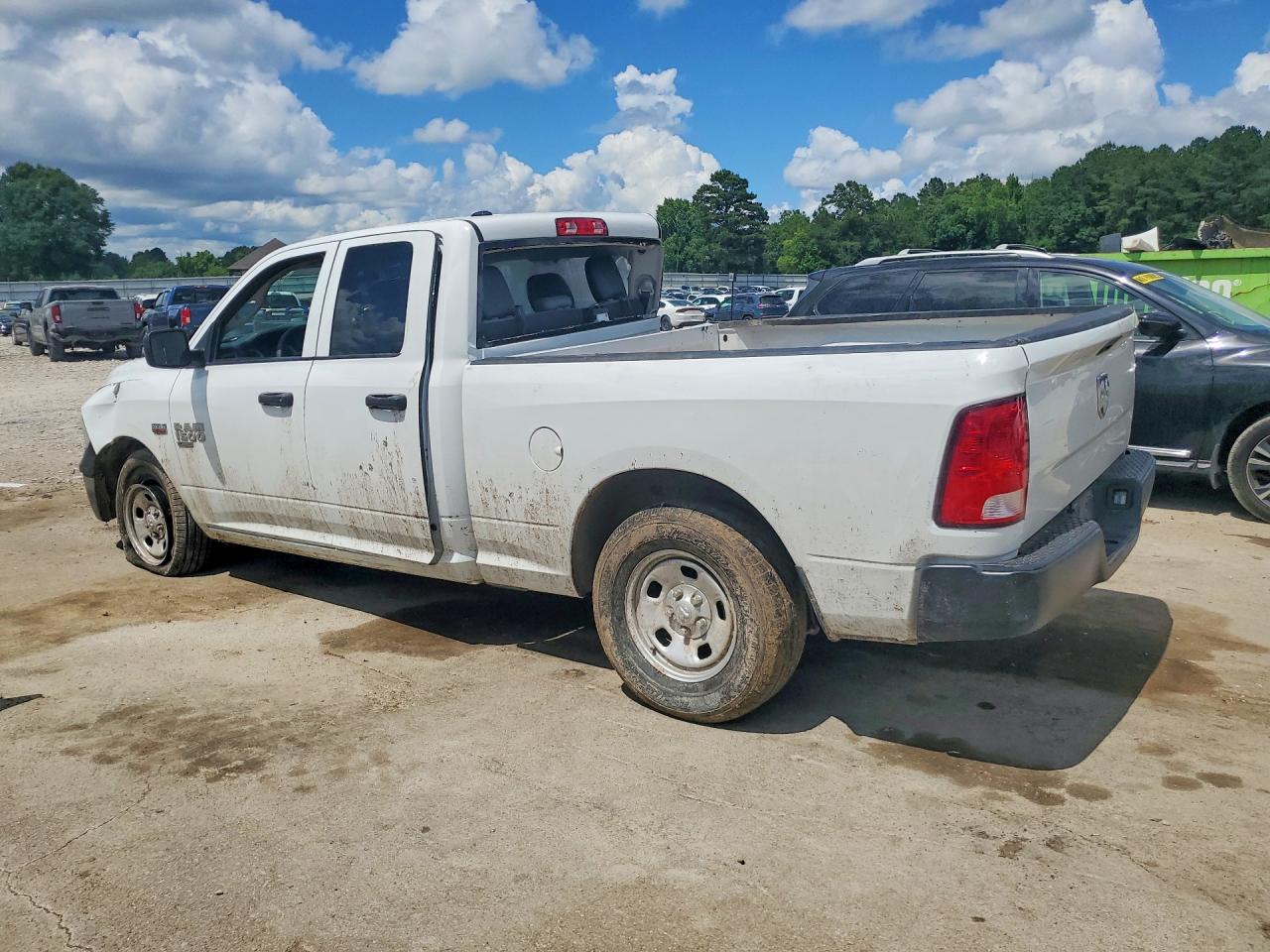 2022 RAM 1500 CLASSIC TRADESMAN photo 3