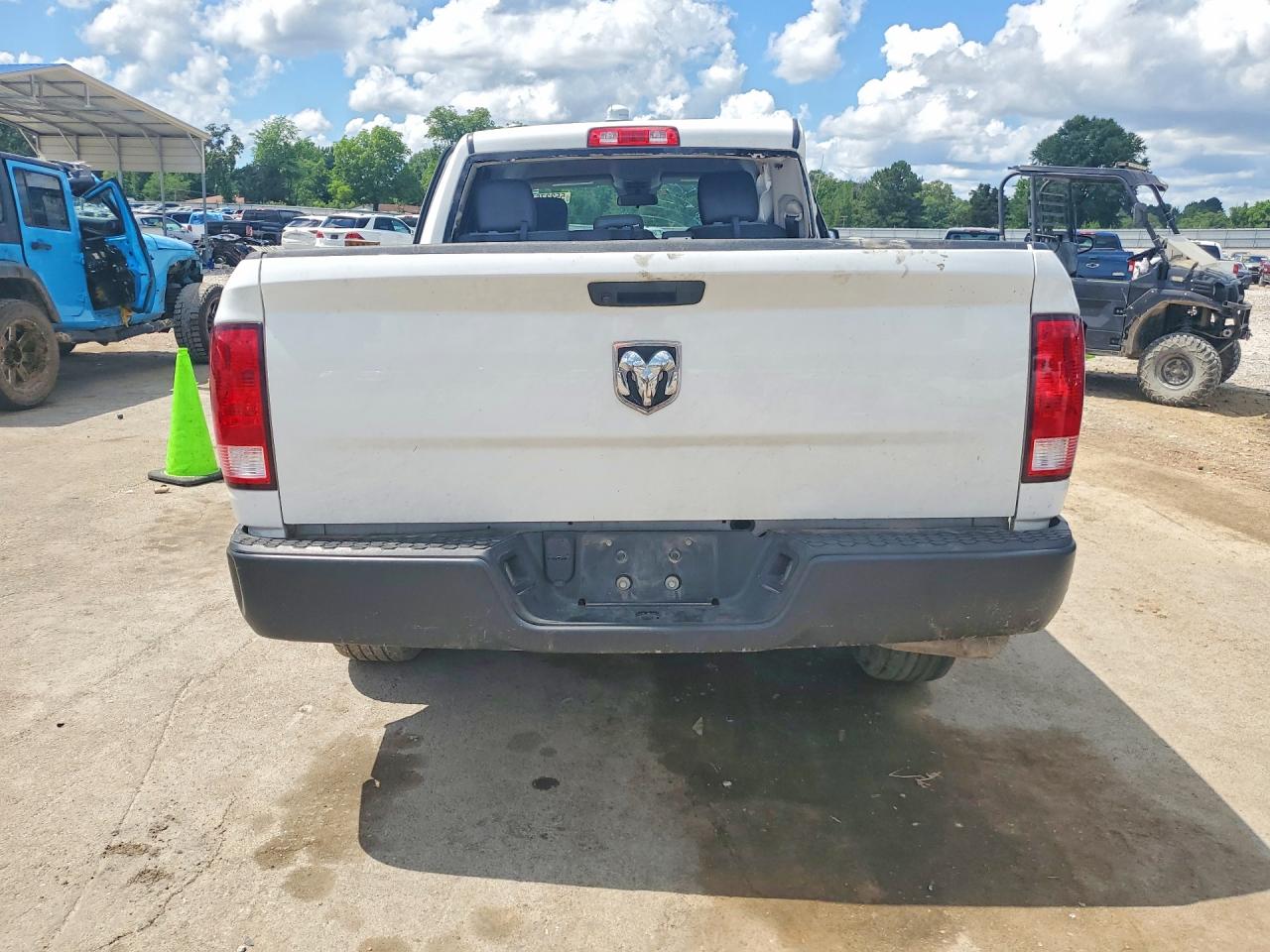 2022 RAM 1500 CLASSIC TRADESMAN photo 11