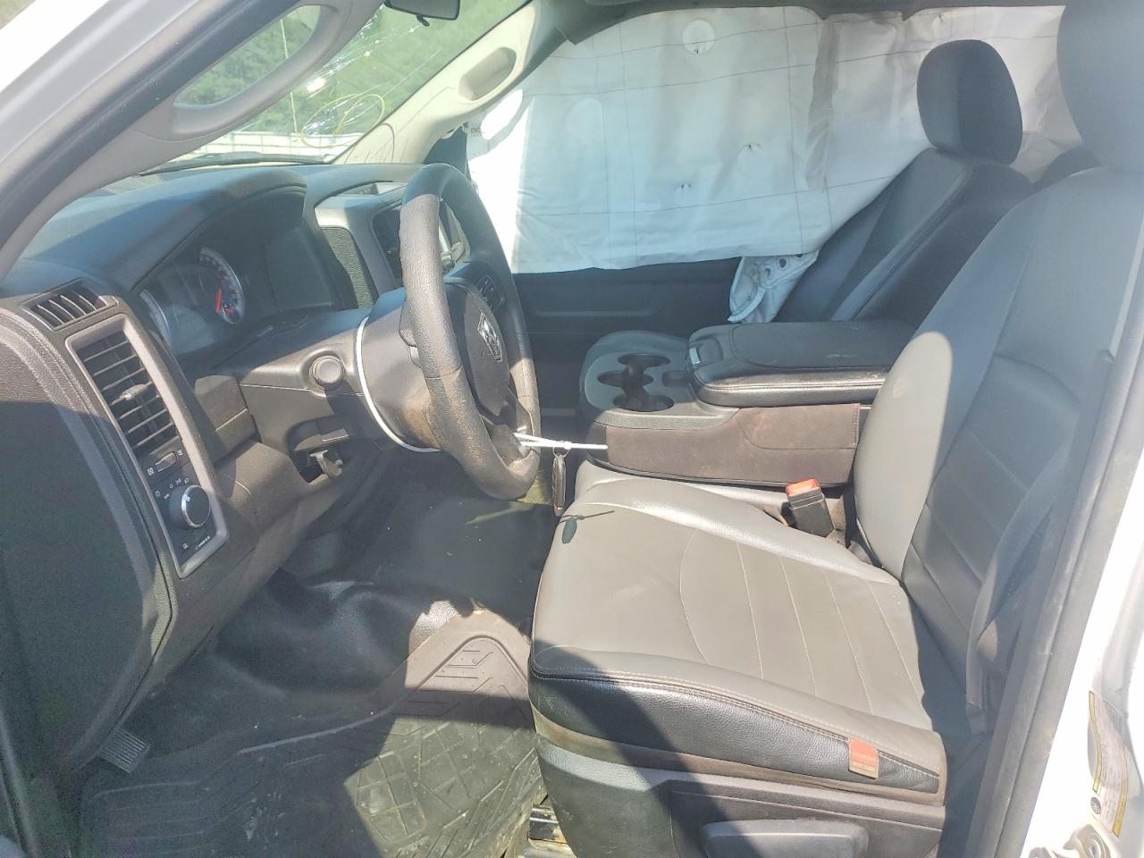 2022 RAM 1500 CLASSIC TRADESMAN photo 13