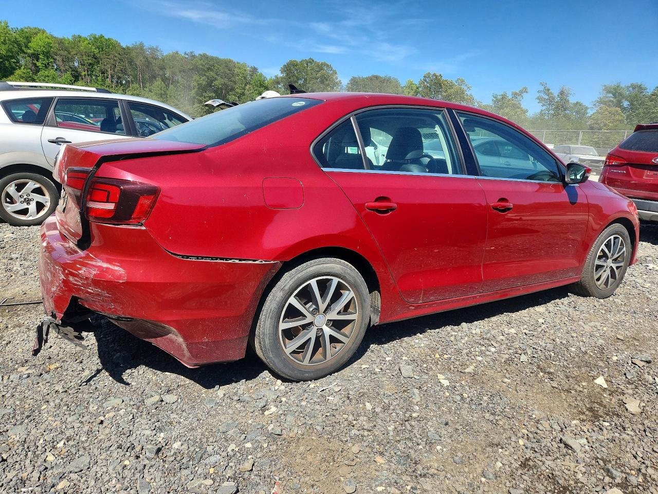 2017 VOLKSWAGEN JETTA SE photo 5