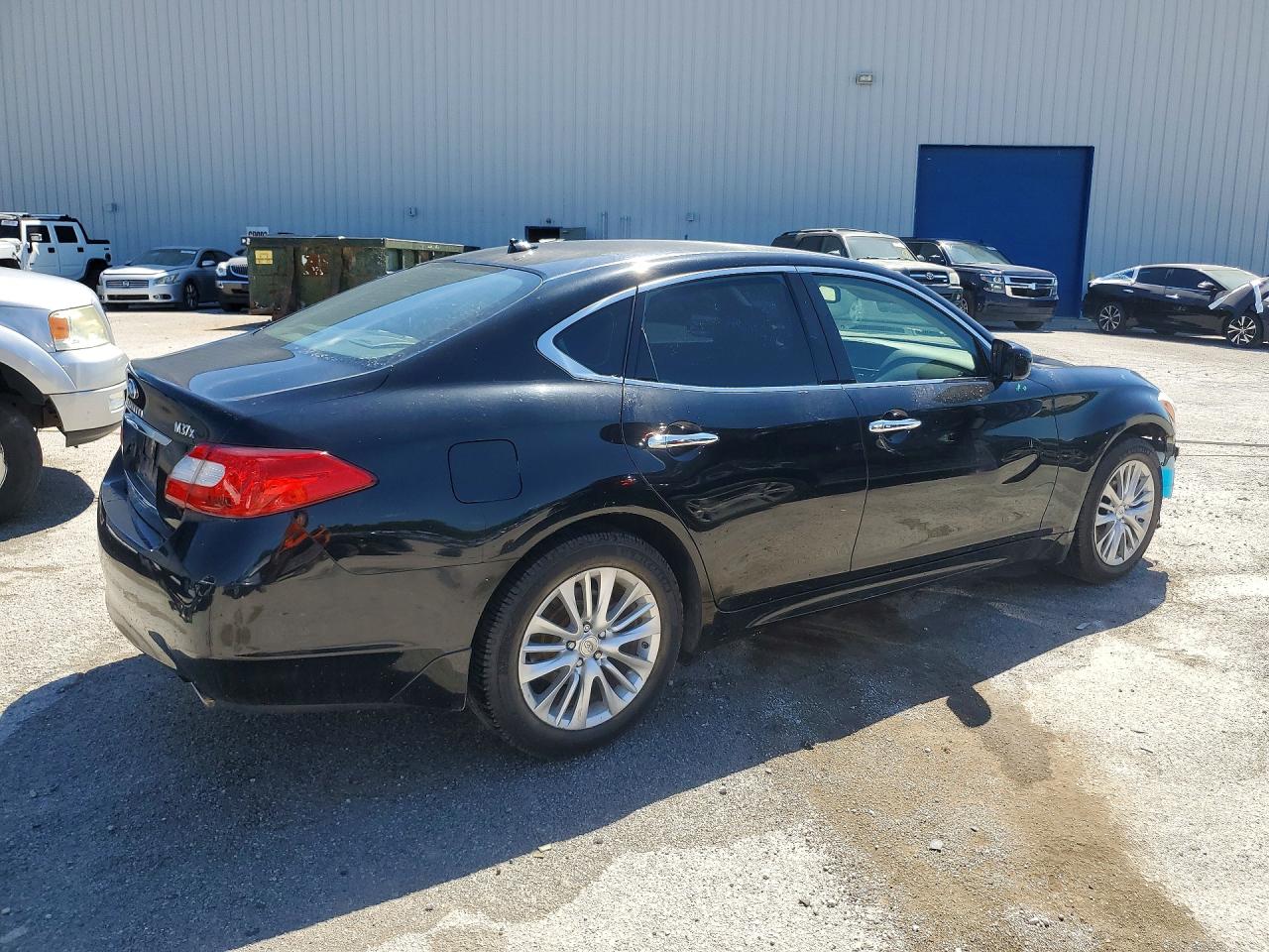2012 INFINITI M37 X photo 3