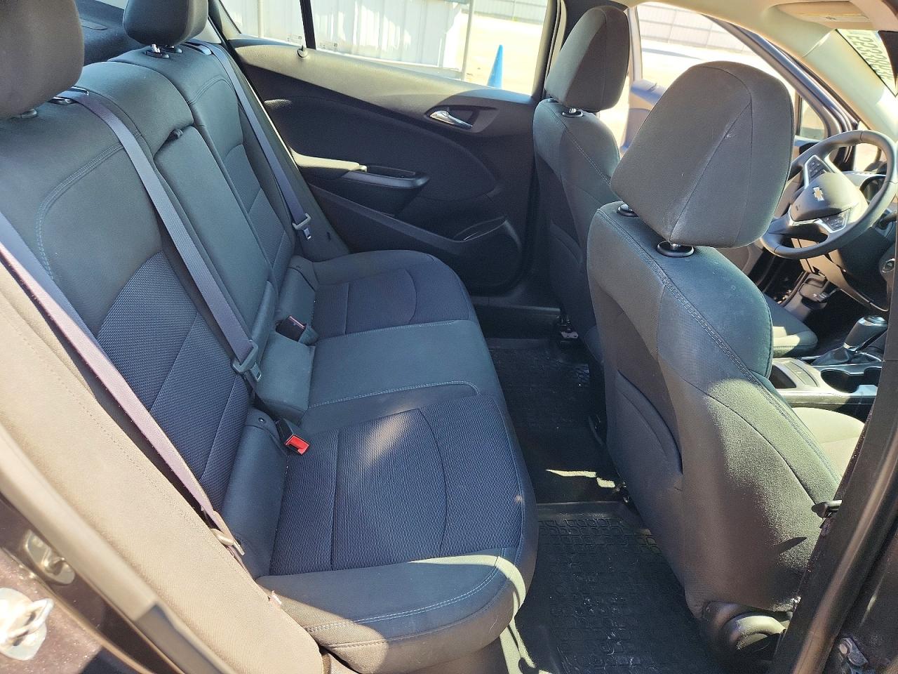2017 CHEVROLET CRUZE LT photo 19