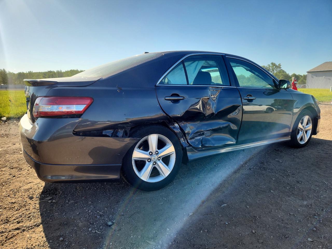 2011 TOYOTA CAMRY SE photo 5