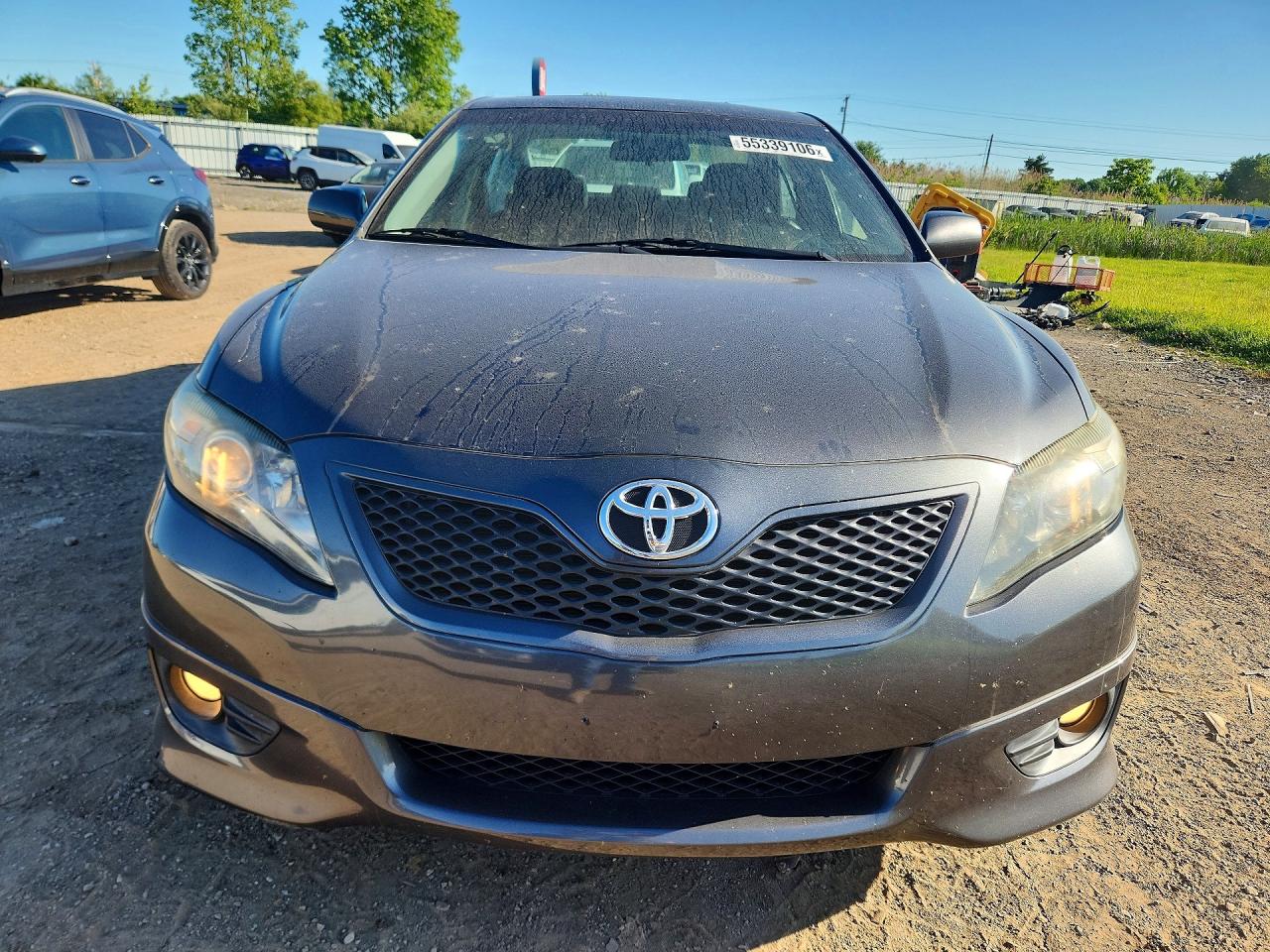 2011 TOYOTA CAMRY SE photo 9