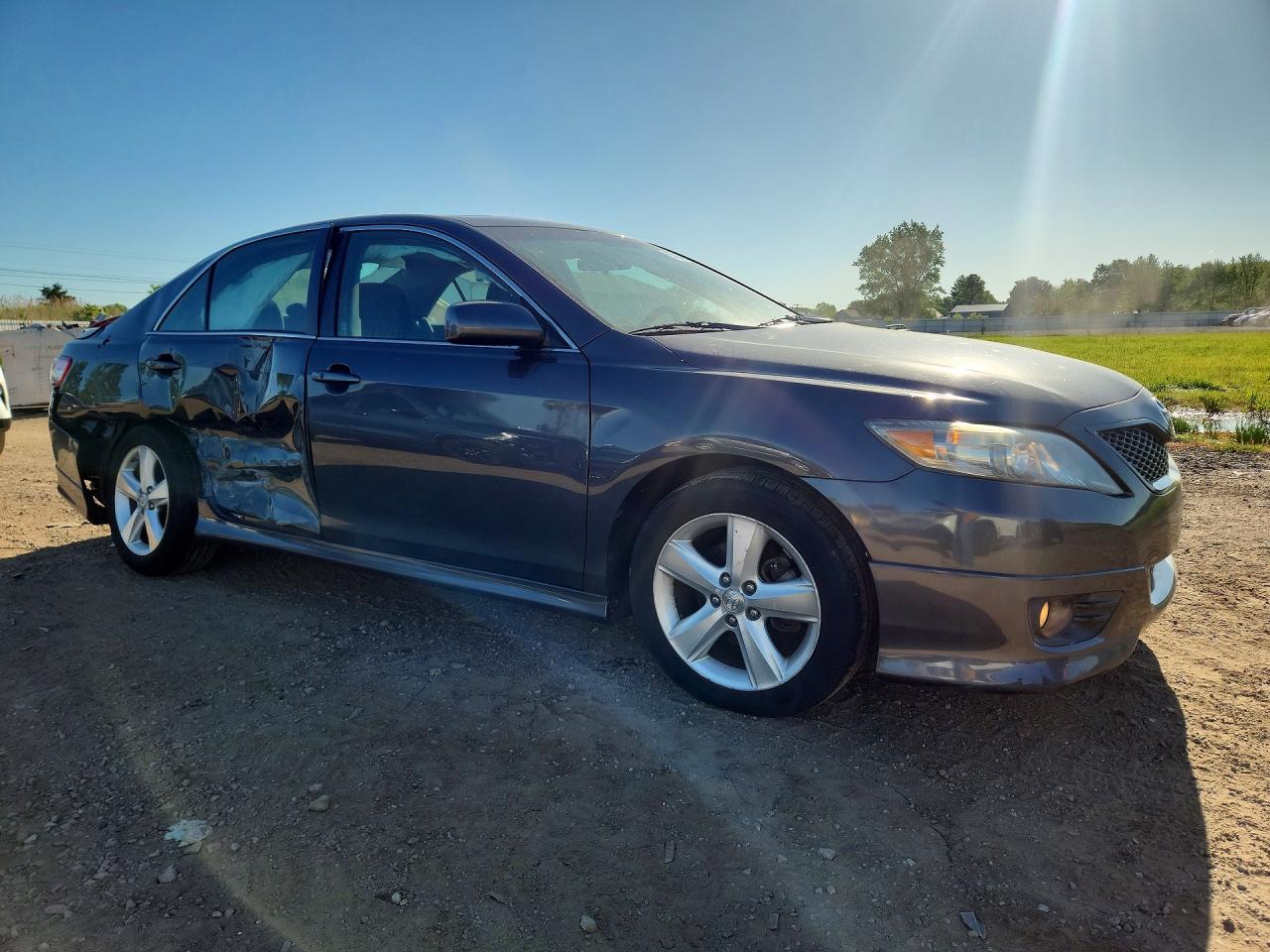 2011 TOYOTA CAMRY SE photo 7