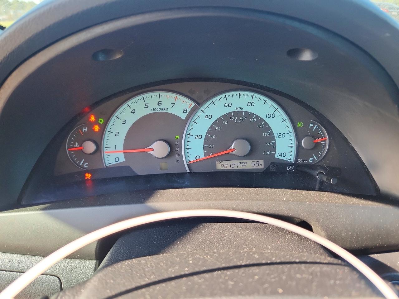 2011 TOYOTA CAMRY SE photo 17