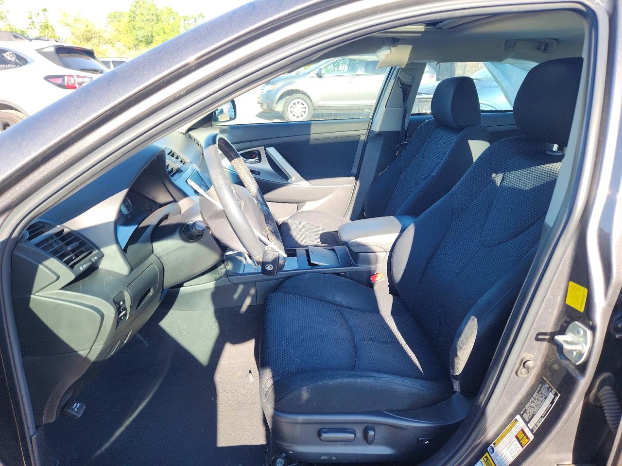 2011 TOYOTA CAMRY SE photo 13