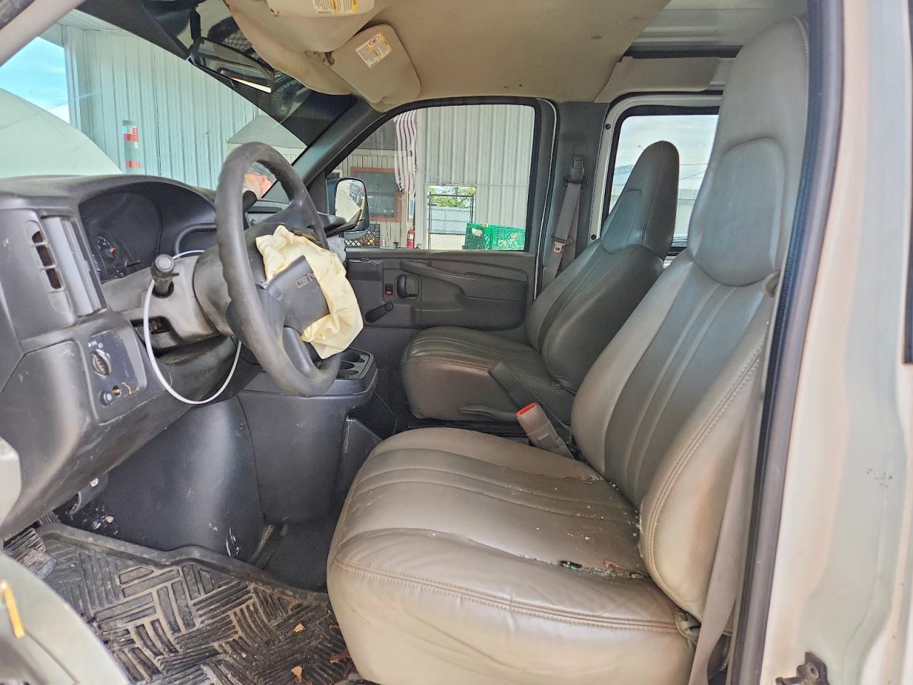 2003 GMC SAVANA G3500 DELIVERY VAN photo 13