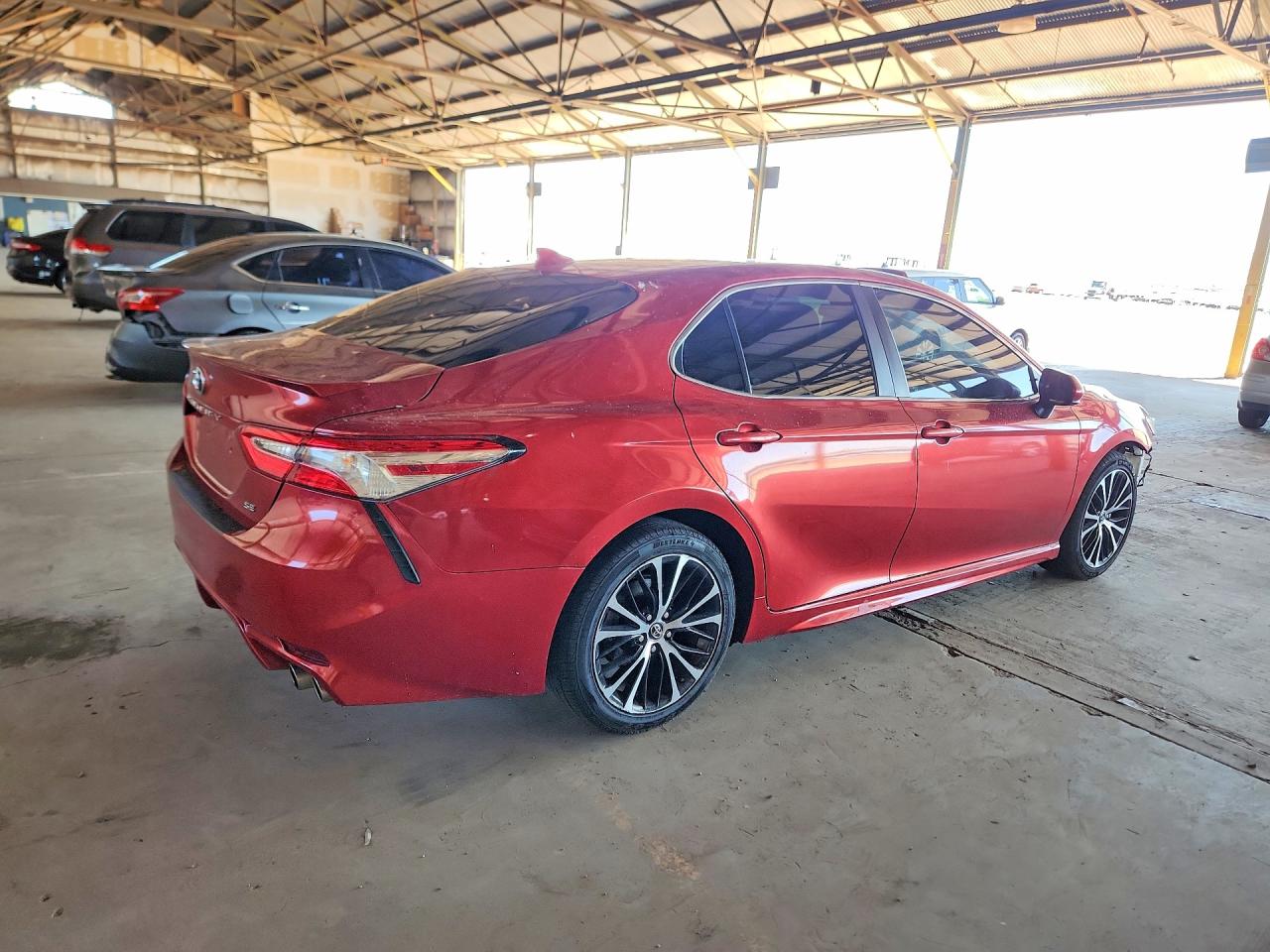2020 TOYOTA CAMRY SE photo 5