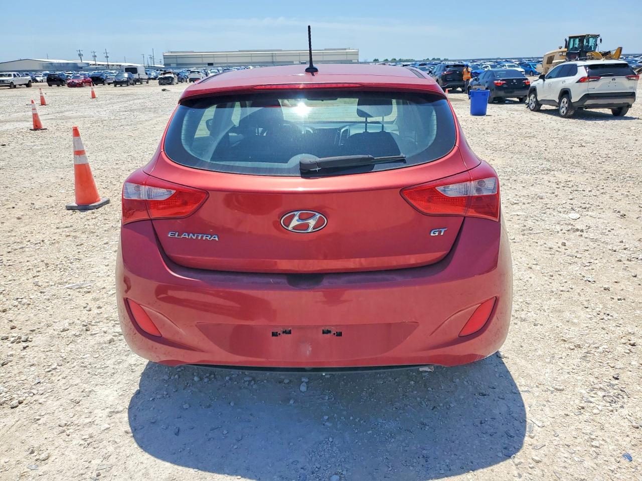 2017 HYUNDAI ELANTRA GT BASE photo 6