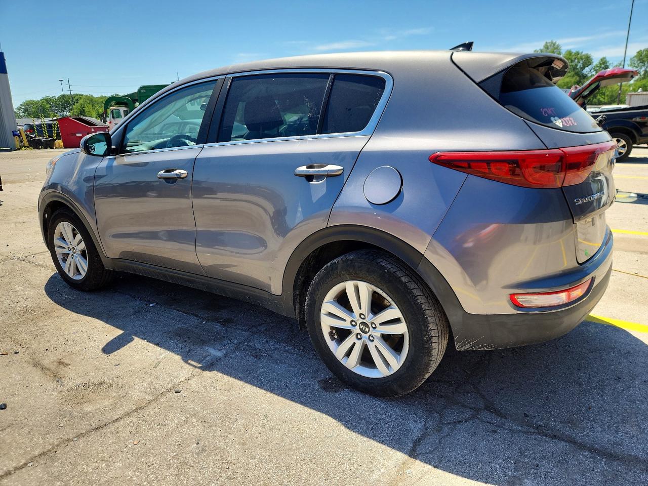 2018 KIA SPORTAGE LX photo 3