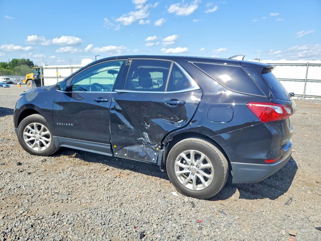2019 CHEVROLET EQUINOX LT photo 3