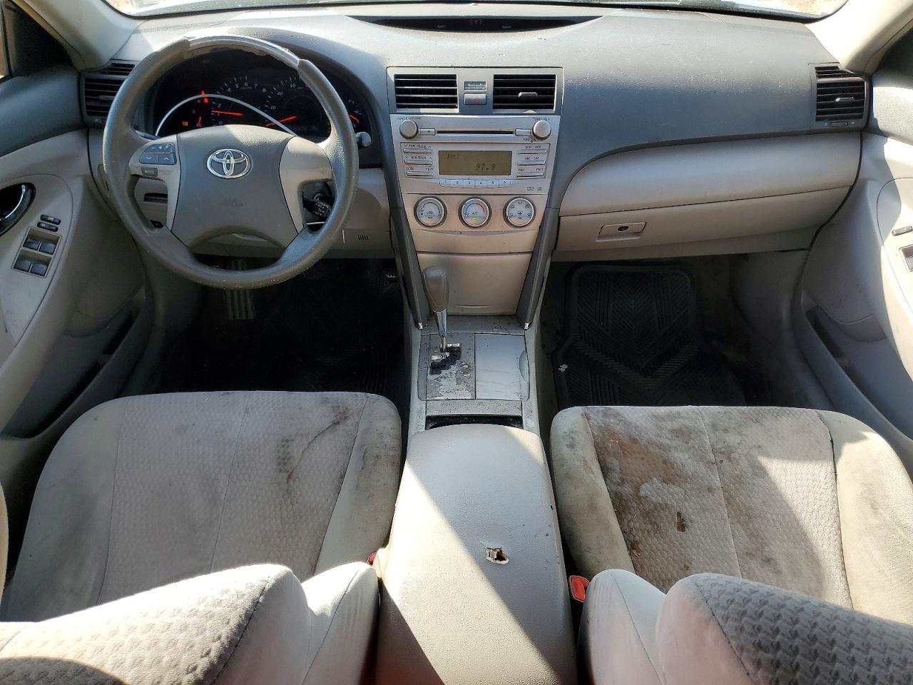 2011 TOYOTA CAMRY LE photo 15
