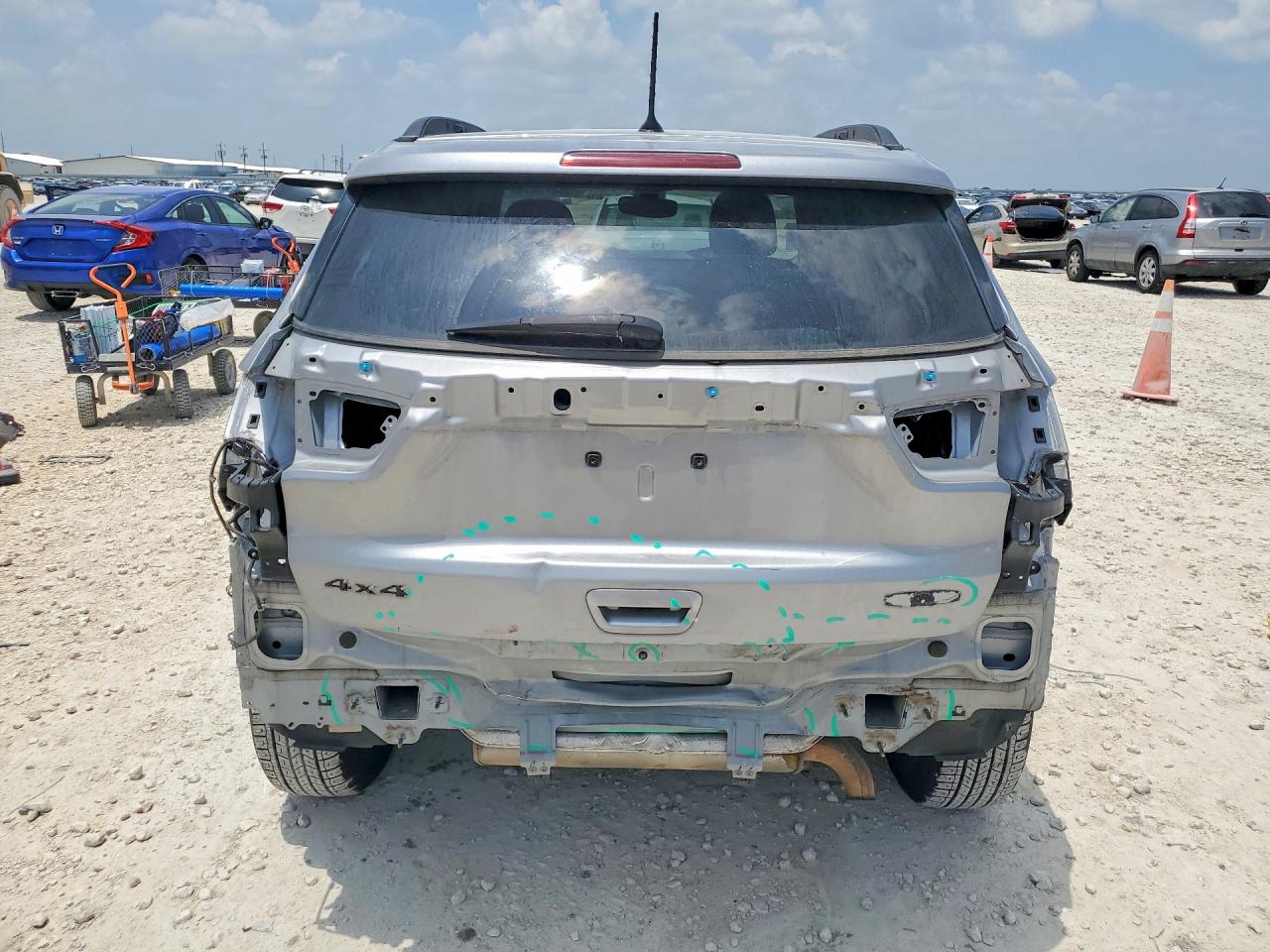 2017 JEEP COMPASS LATITUDE photo 11