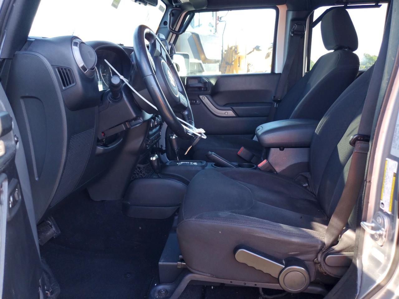 2015 JEEP WRANGLER UNLIMITED SPORT photo 13