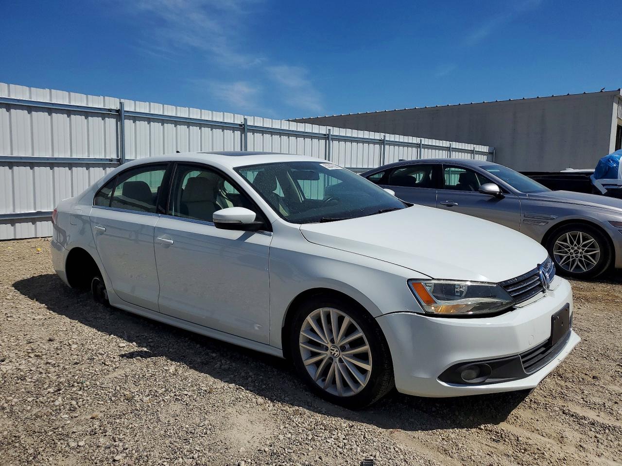 2014 VOLKSWAGEN JETTA SEL photo 4