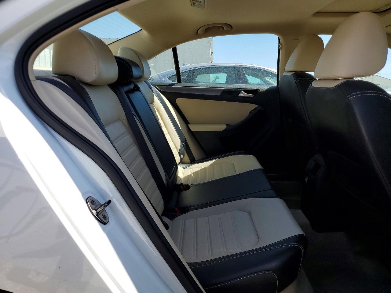 2014 VOLKSWAGEN JETTA SEL photo 10