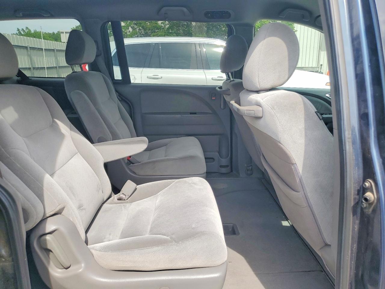 2010 HONDA ODYSSEY LX photo 11