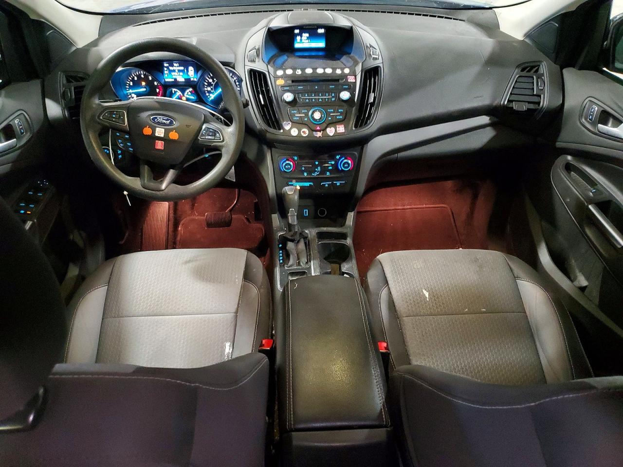 2017 FORD ESCAPE SE photo 8