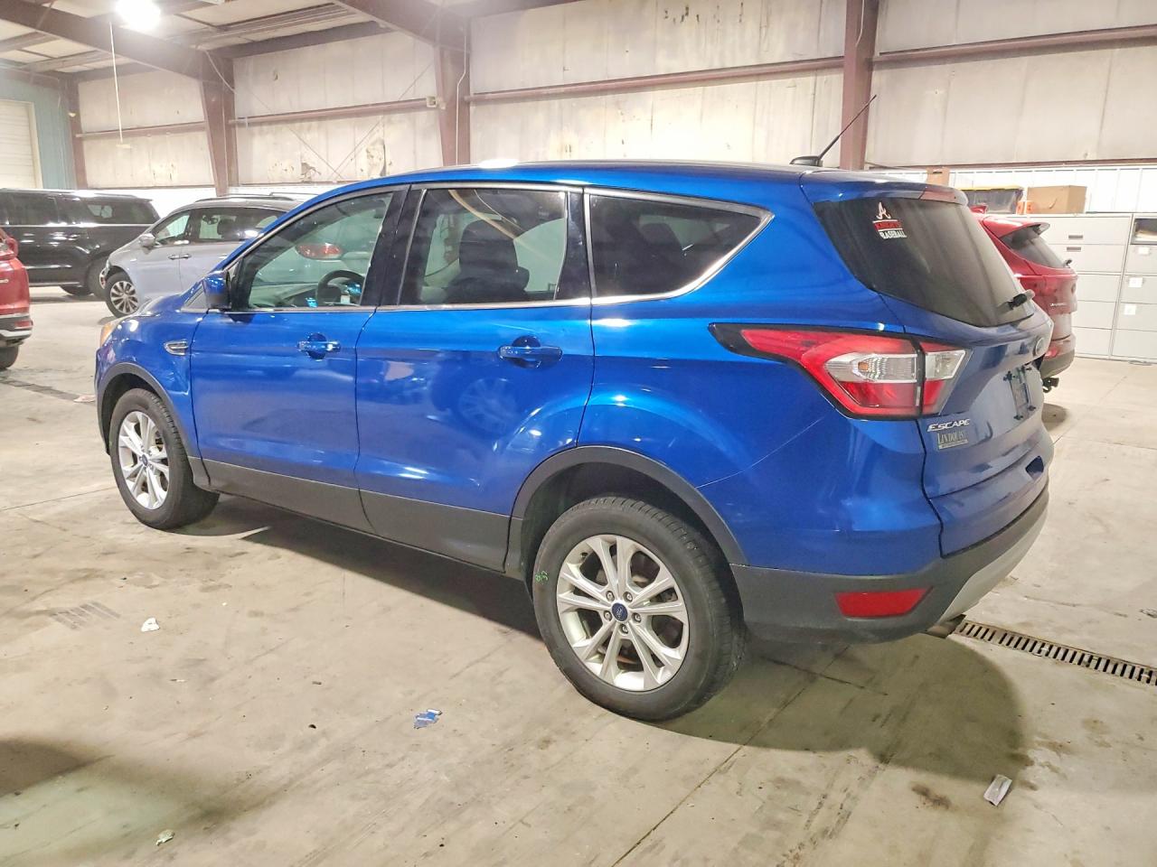 2017 FORD ESCAPE SE photo 2