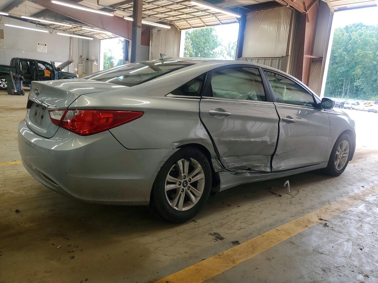 2013 HYUNDAI SONATA GLS photo 5