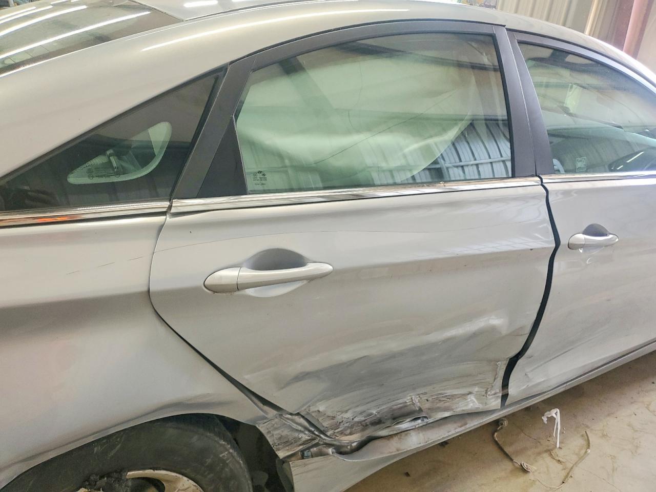 2013 HYUNDAI SONATA GLS photo 19