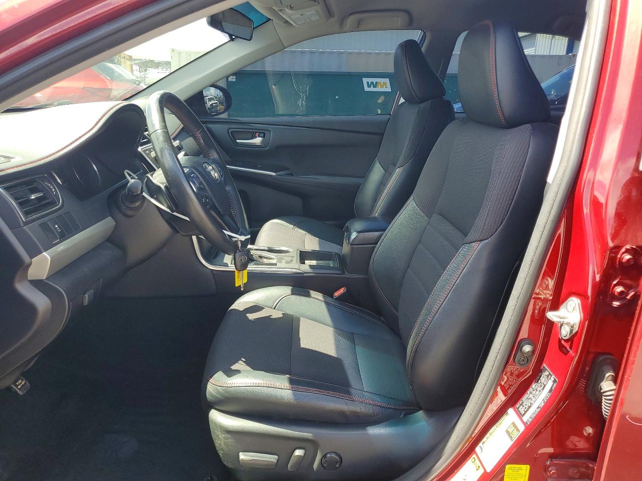 2017 TOYOTA CAMRY SE photo 13