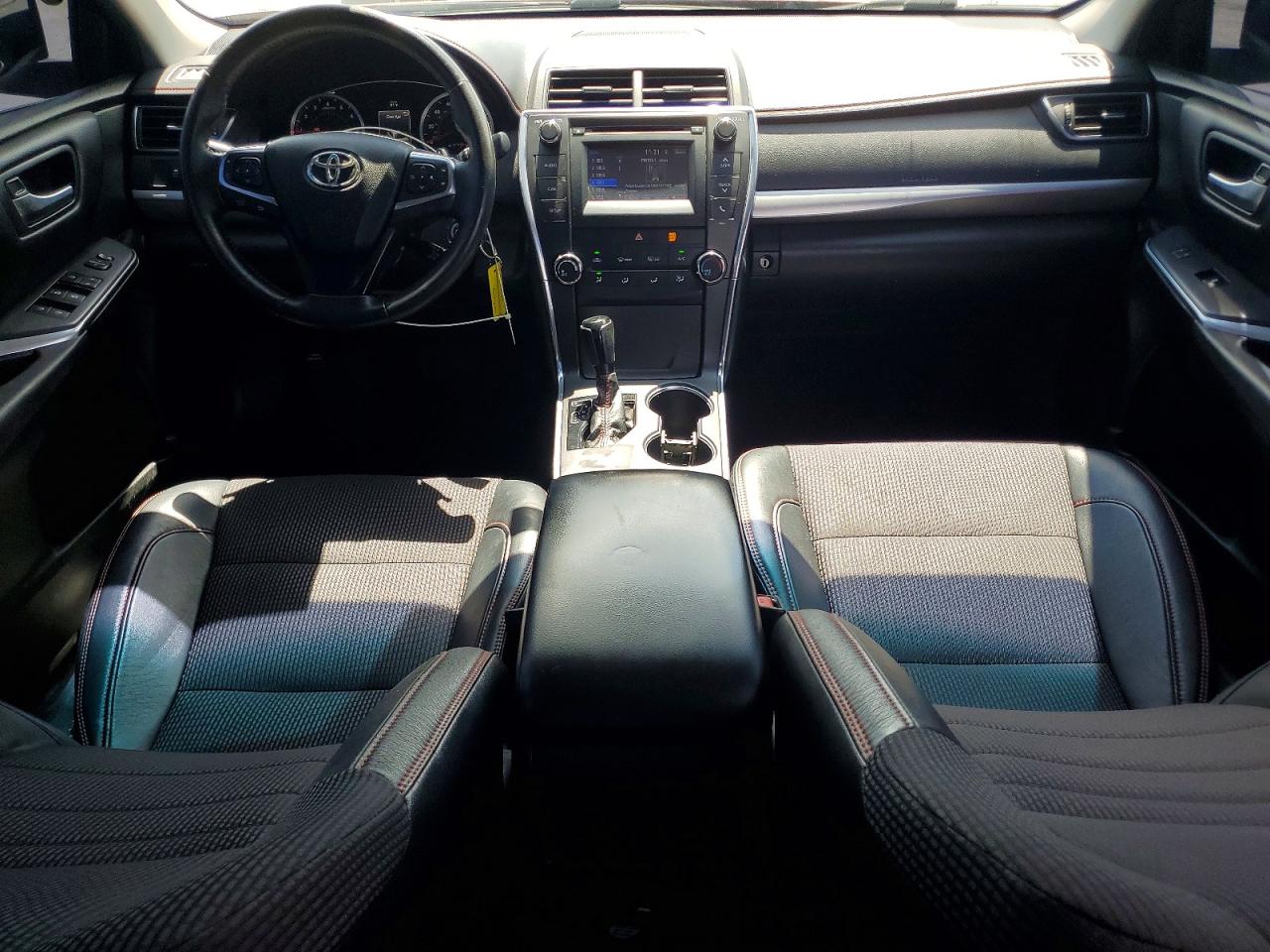 2017 TOYOTA CAMRY SE photo 15