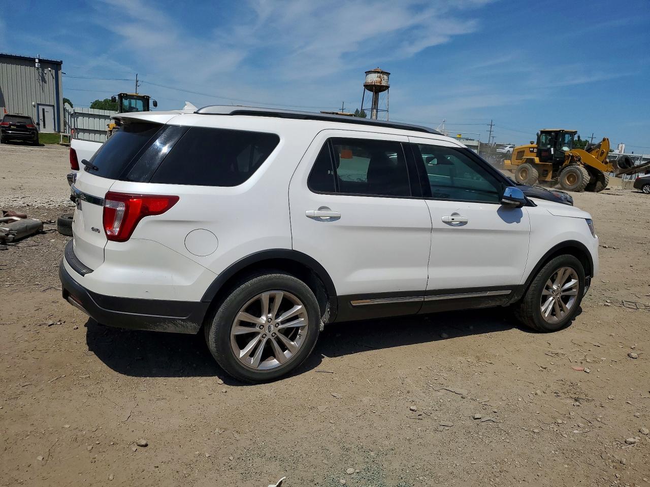 2019 FORD EXPLORER XLT photo 5