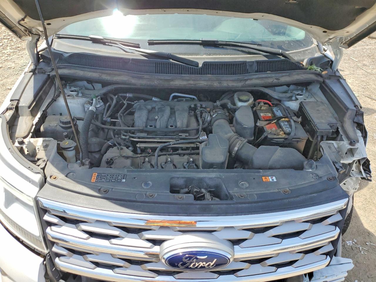 2019 FORD EXPLORER XLT photo 23