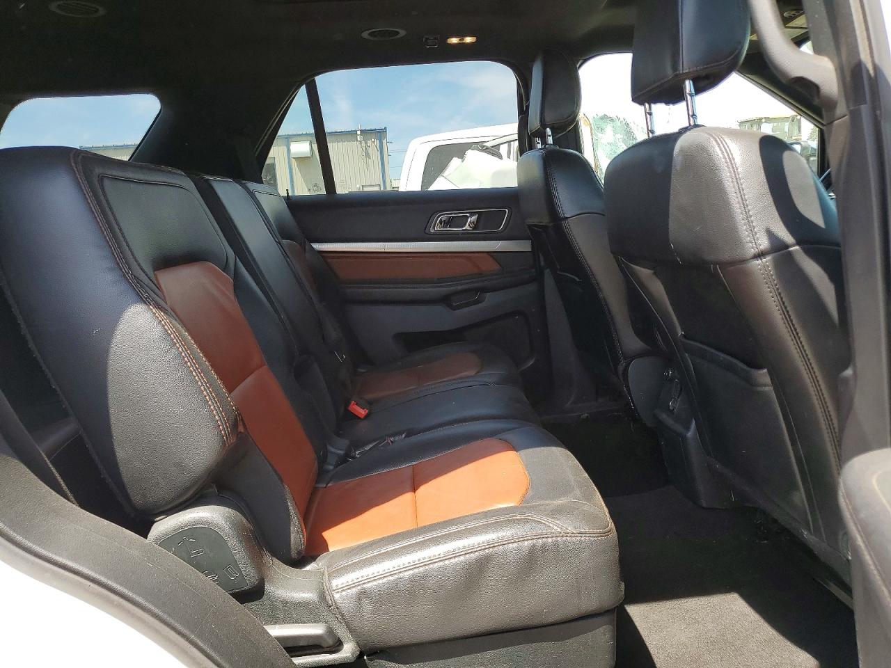 2019 FORD EXPLORER XLT photo 21