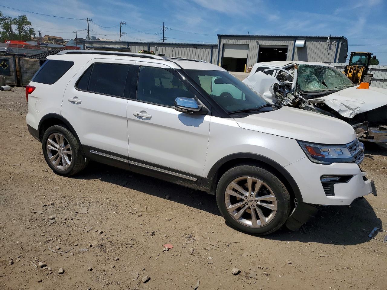 2019 FORD EXPLORER XLT photo 7