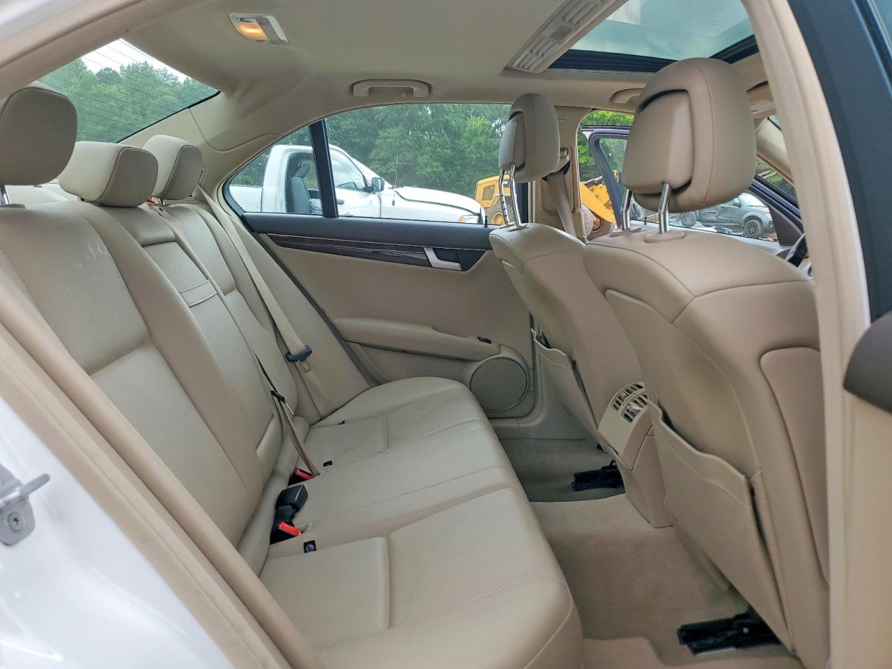 2014 MERCEDES-BENZ C 250 photo 10