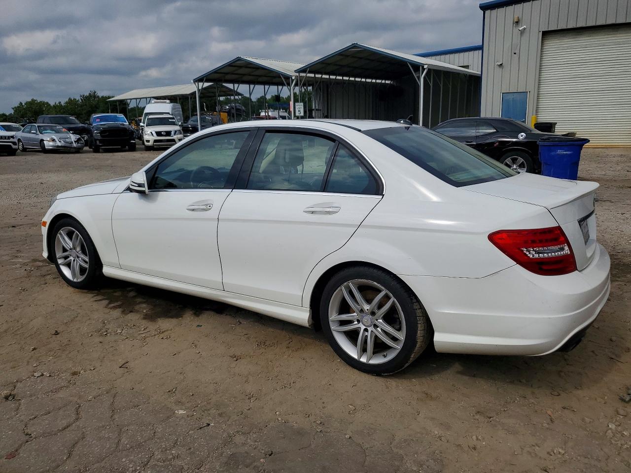 2014 MERCEDES-BENZ C 250 photo 2