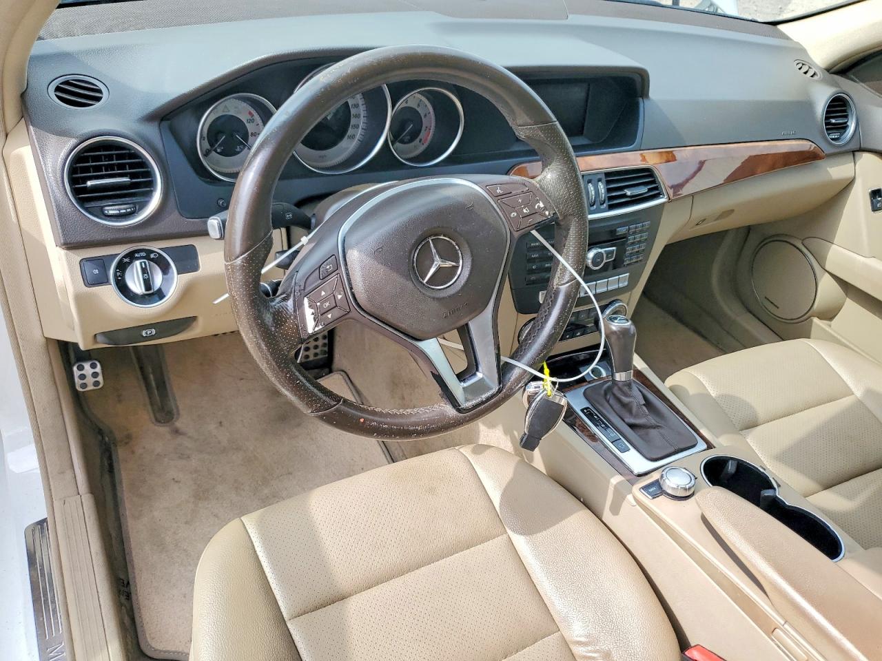 2014 MERCEDES-BENZ C 250 photo 8