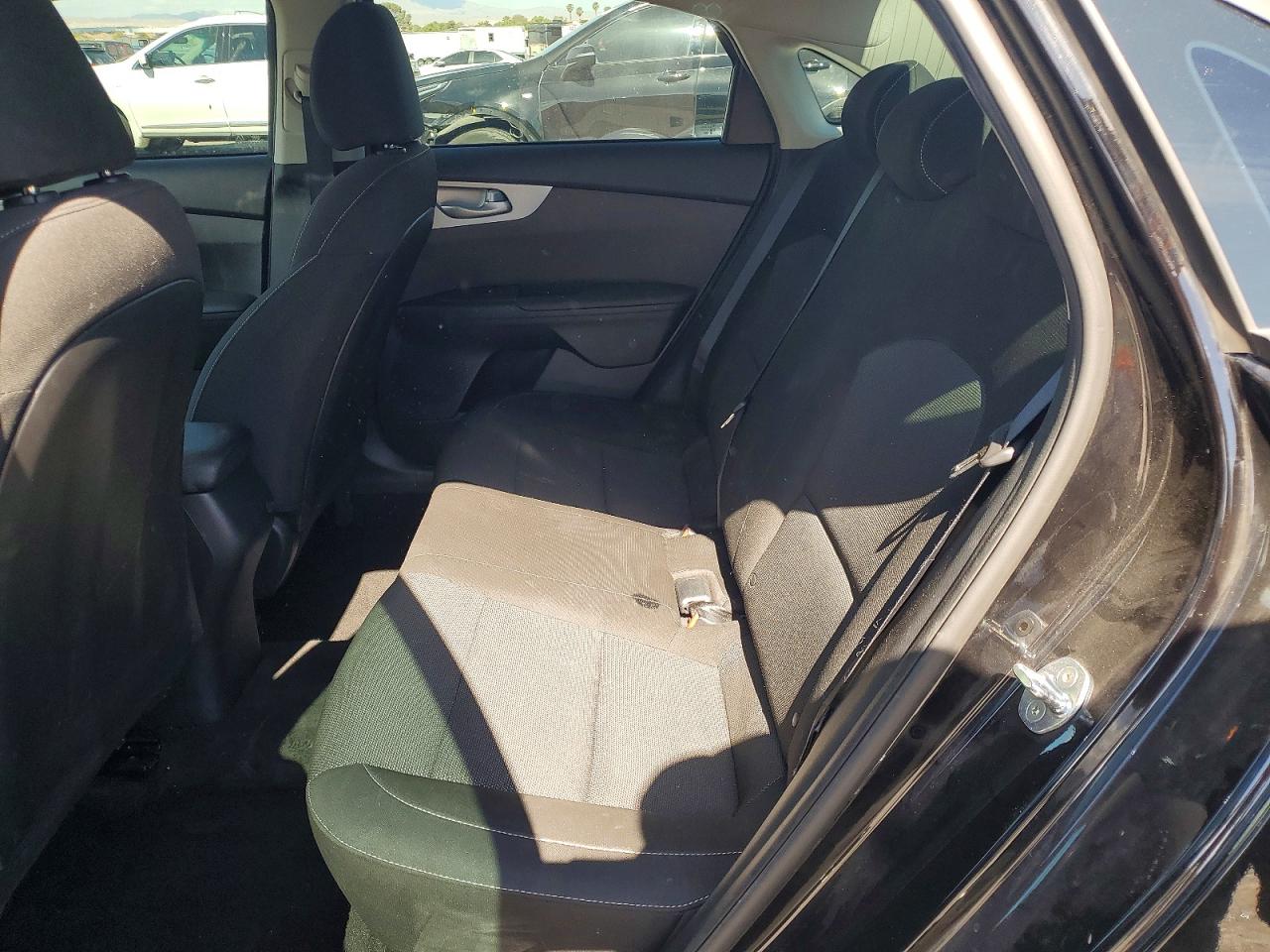 2023 KIA FORTE LX photo 10