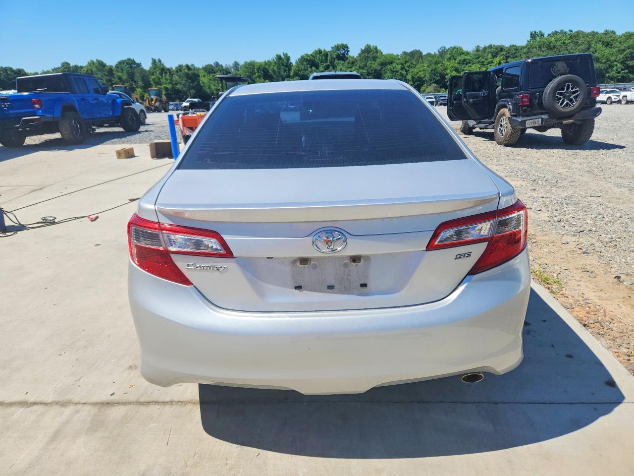 2014 TOYOTA CAMRY SE photo 11