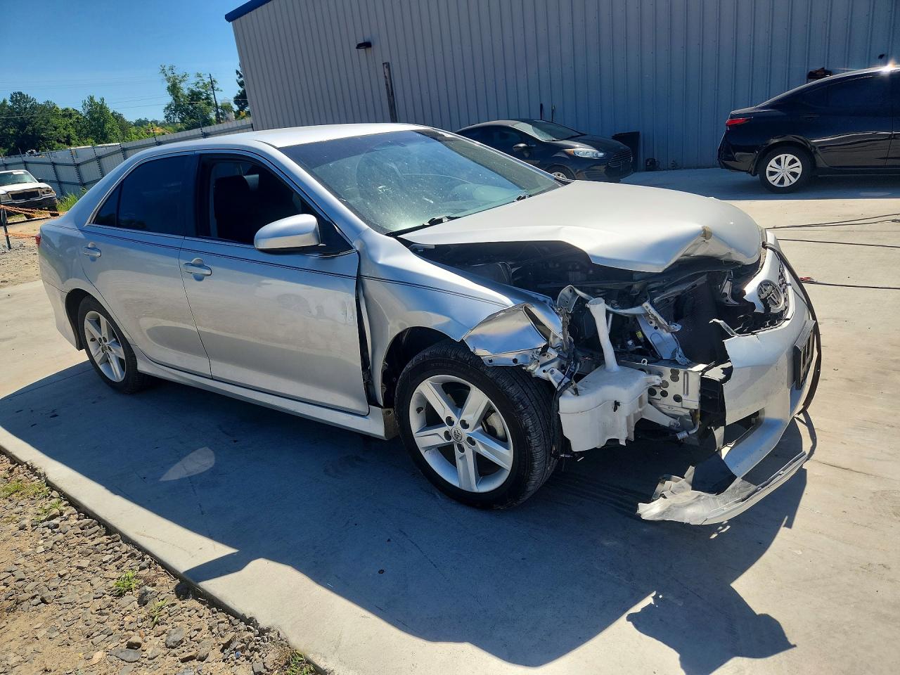 2014 TOYOTA CAMRY SE photo 7