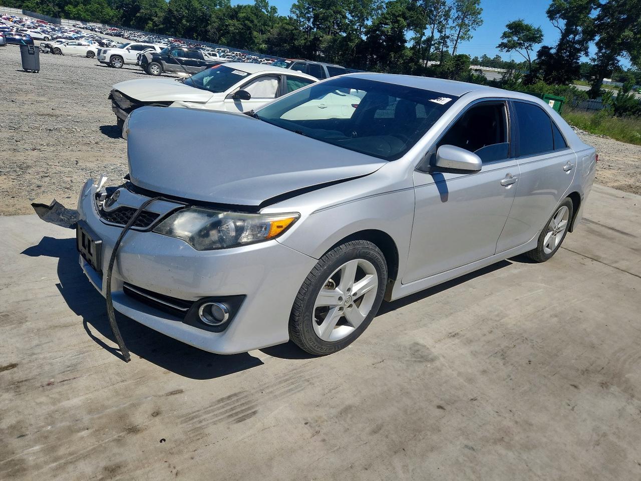 2014 TOYOTA CAMRY