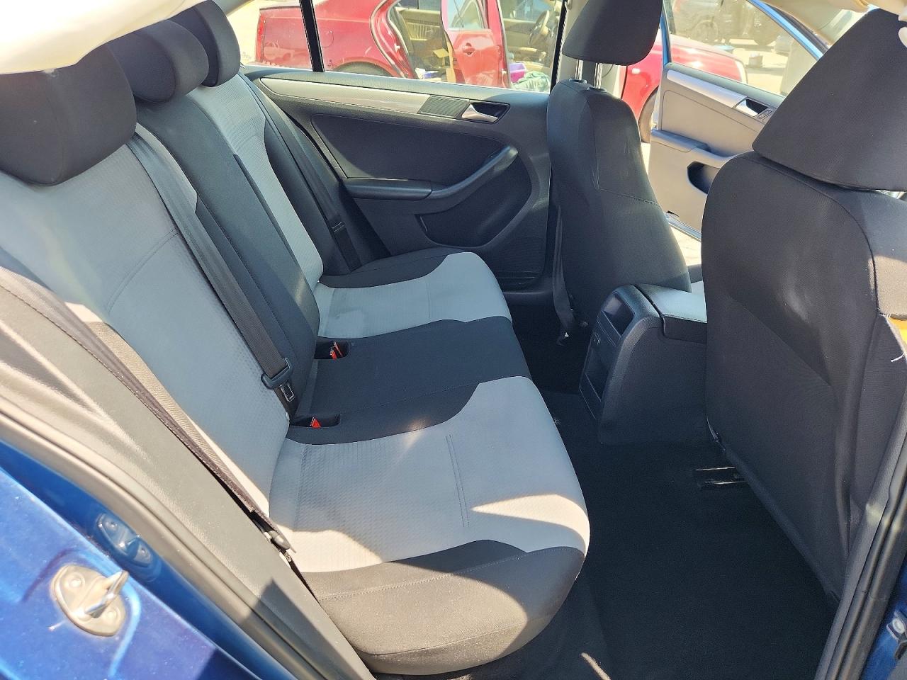 2017 VOLKSWAGEN JETTA S photo 19
