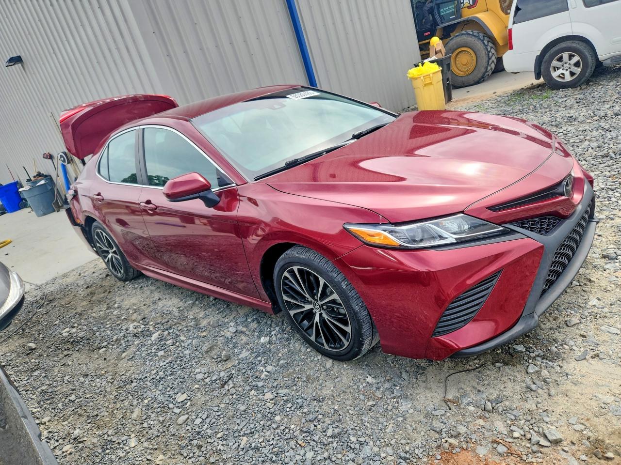 2018 TOYOTA CAMRY SE photo 4