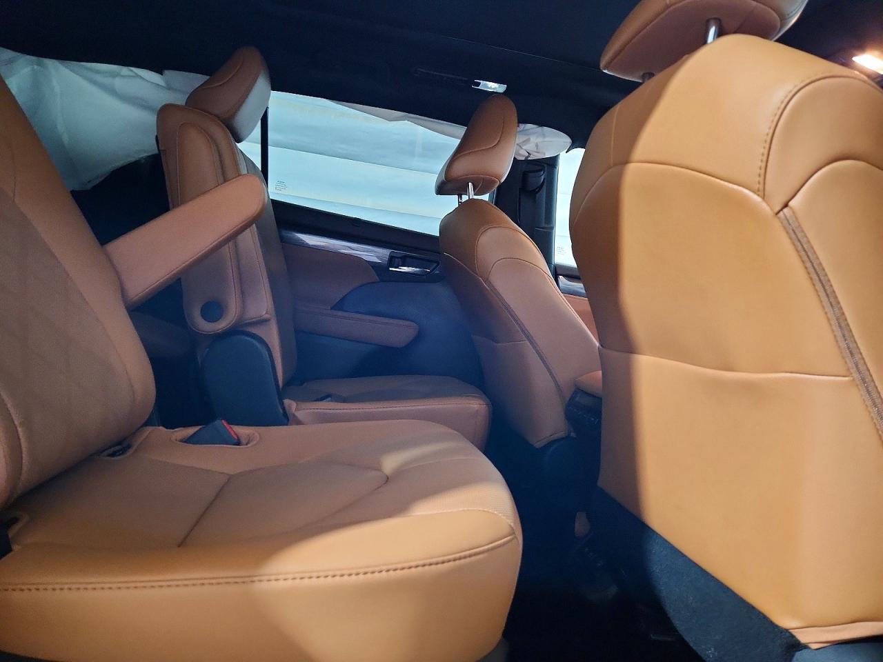 2021 TOYOTA HIGHLANDER HYBRID PLATINUM photo 11