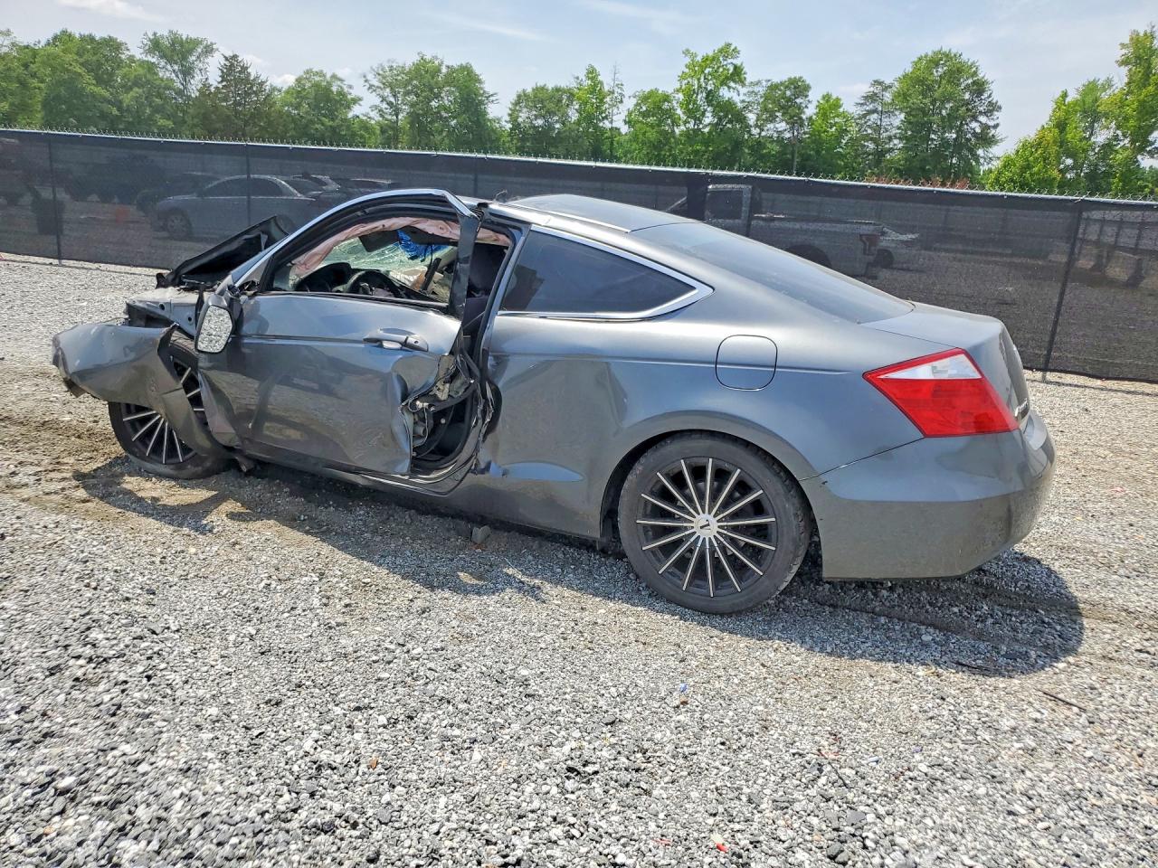 2010 HONDA ACCORD LX photo 2