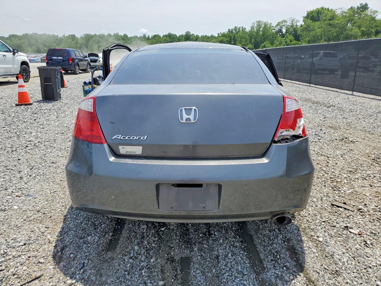 2010 HONDA ACCORD LX photo 6