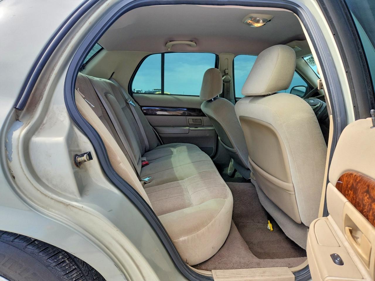 2004 MERCURY GRAND MARQUIS GS photo 19