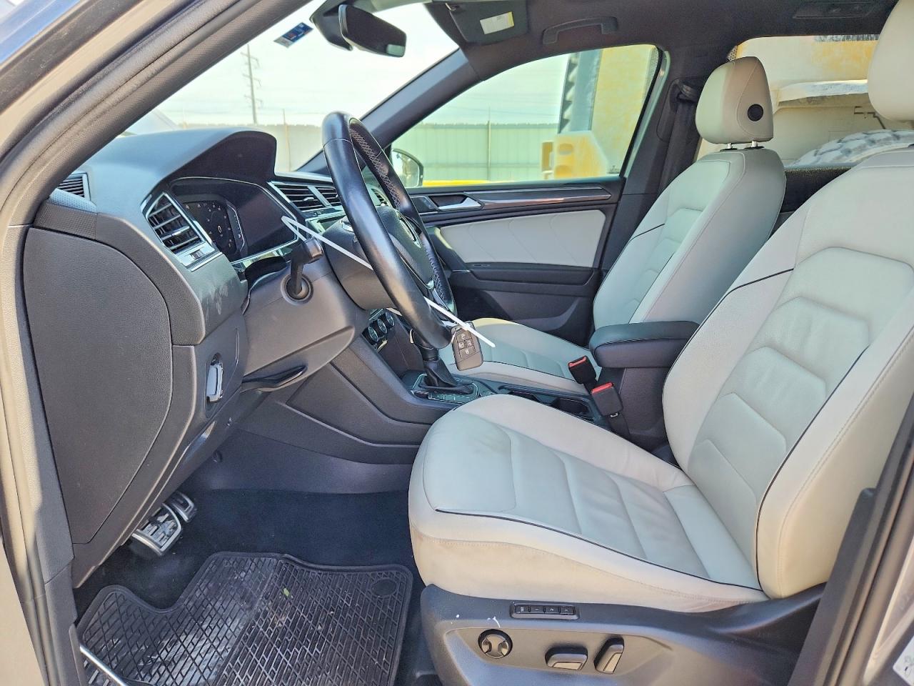 2020 VOLKSWAGEN TIGUAN SEL PREMIUM R-LINE photo 13