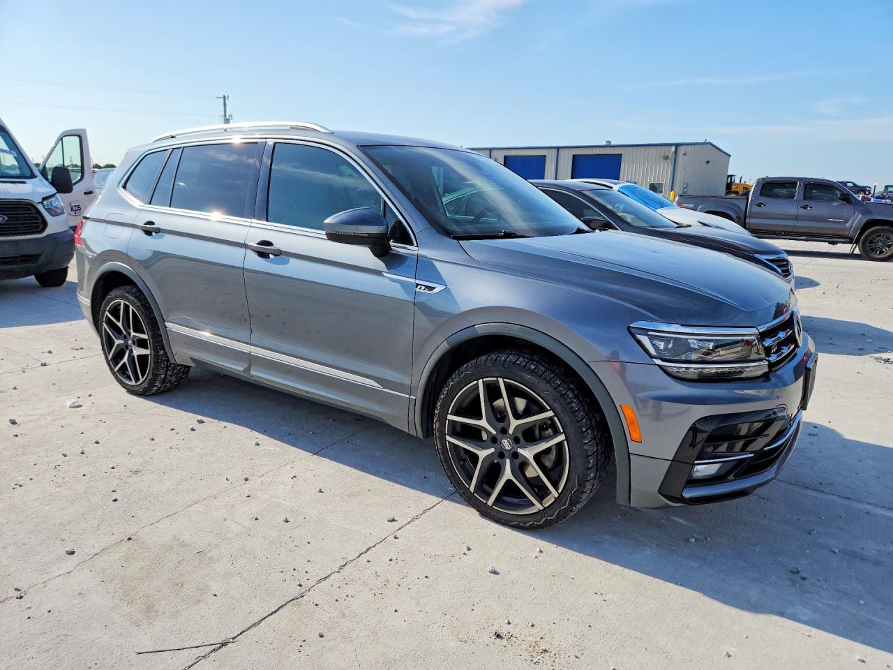 2020 VOLKSWAGEN TIGUAN SEL PREMIUM R-LINE photo 7