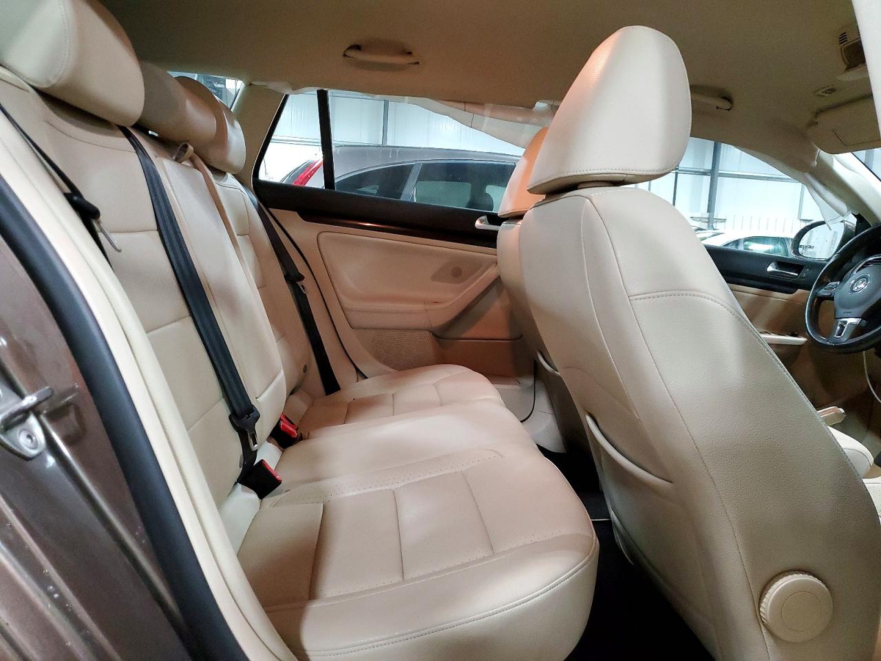 2012 VOLKSWAGEN JETTA TDI photo 31