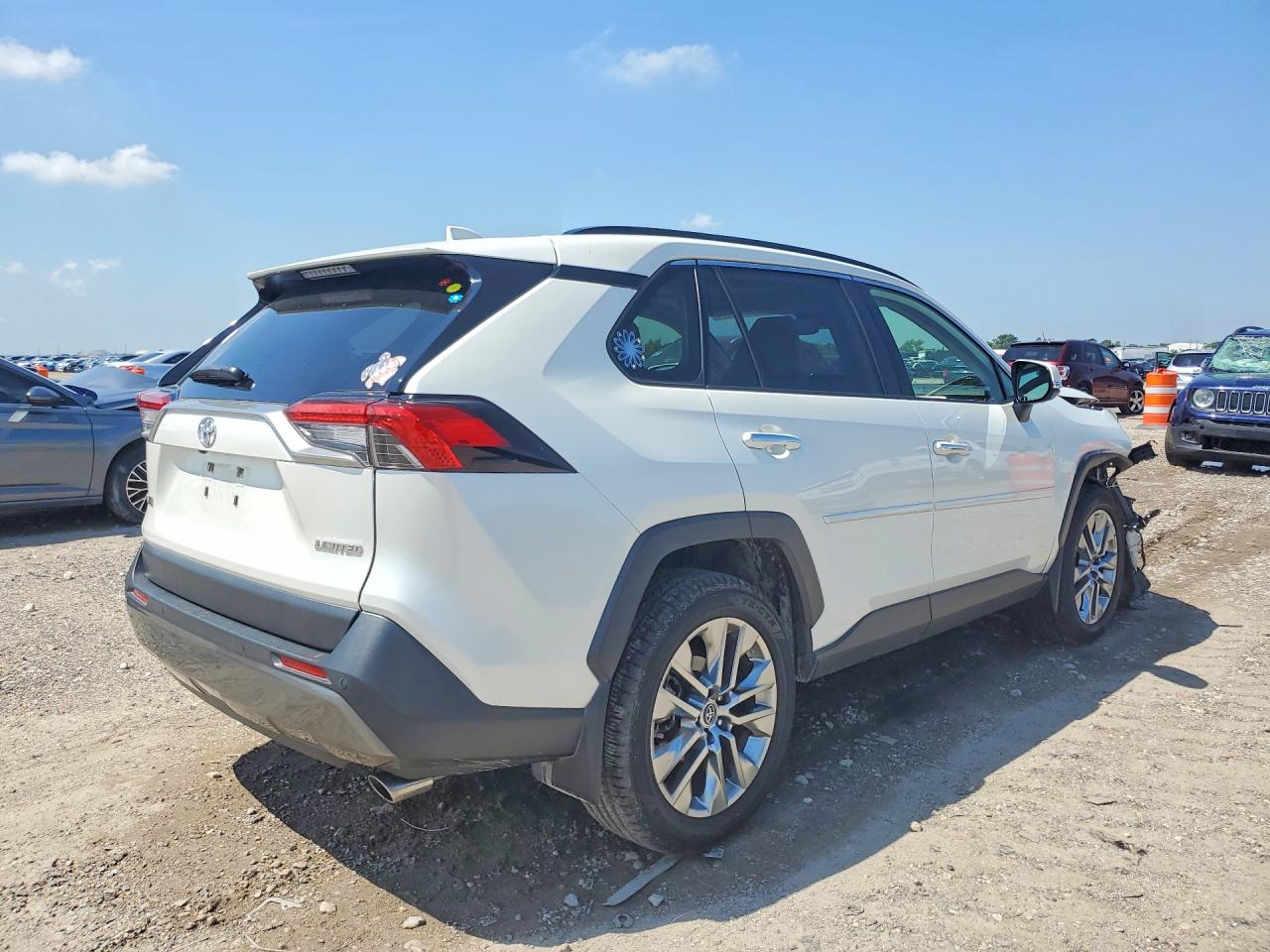 2019 TOYOTA RAV4 LIMITED photo 5